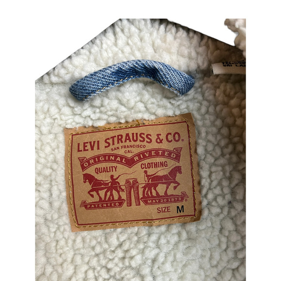 Women’s Levi’s Original Sherpa Trucker Jacket - Picture 10 of 15